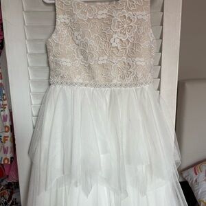 Rare Editions Cream/ off white formal dress size 6